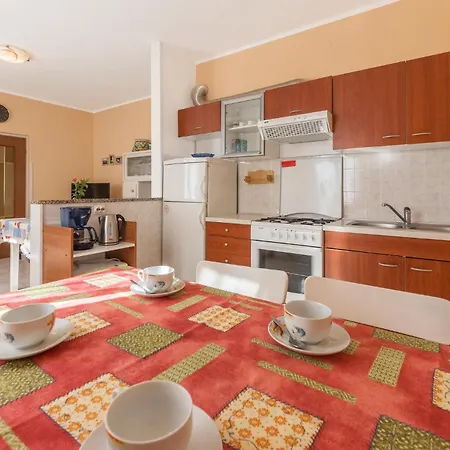 Cozy In With Kitchen Labin